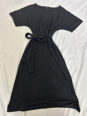 Black Short-Sleeve wrapped Midi Dress